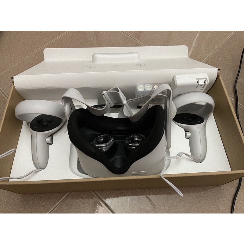 Kính thực tế ảo Oculus Quest 2 Phiên bản 256Gb + Pin sạc AA Beston
