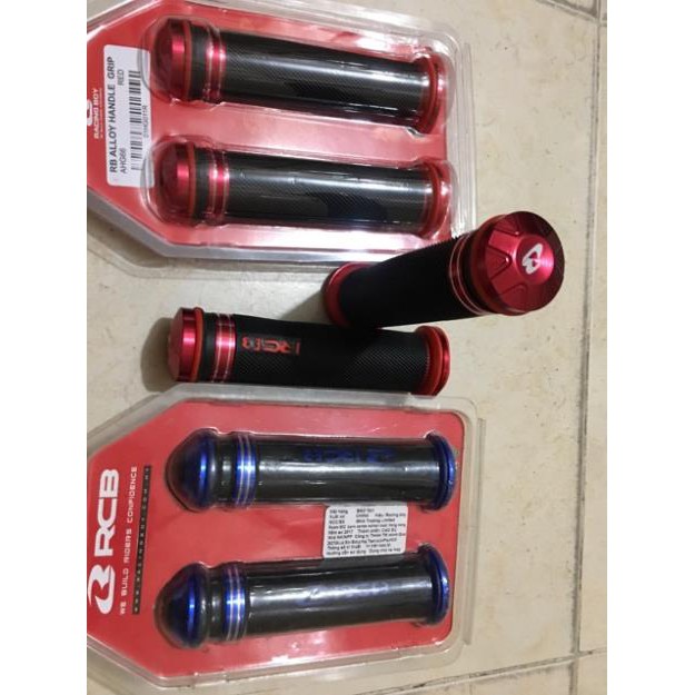 Bao tay rcb còn màu đỏ và xanh
