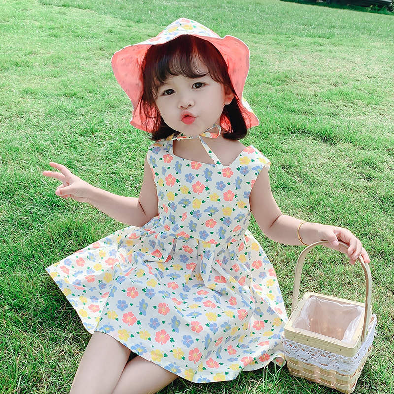 Bộ đầm 2 dây họa tiết hoa và nón che nắng thời trang đi biển dành cho bé gái