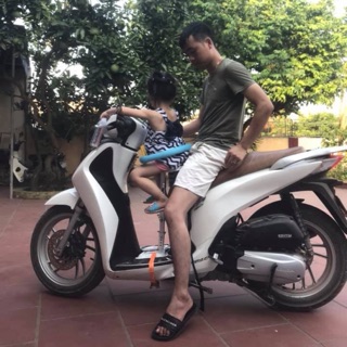 Ghế ngồi xe máy, xe điện cho bé