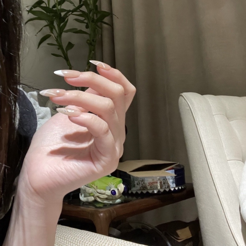 [Hàng Mới Về]Bộ 24 móng giả vân trắng kim tuyến form dài.