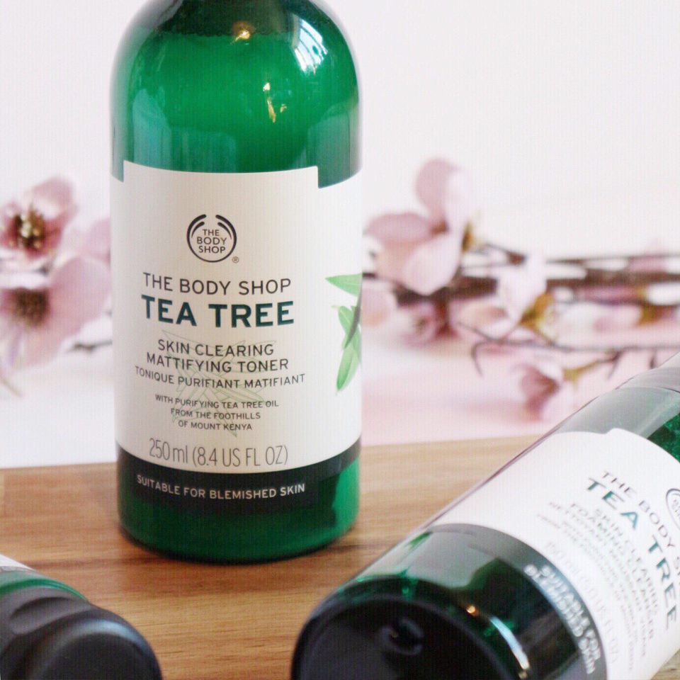 Nước Hoa Hồng Sát Khuẩn Cân Bằng Da The Body Shop Skin Clearing Mattifying Toner Tea Tree