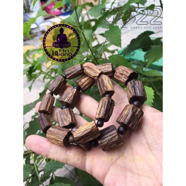 Vòng tay trầm sánh chìm dạng xỉa tự nhiên