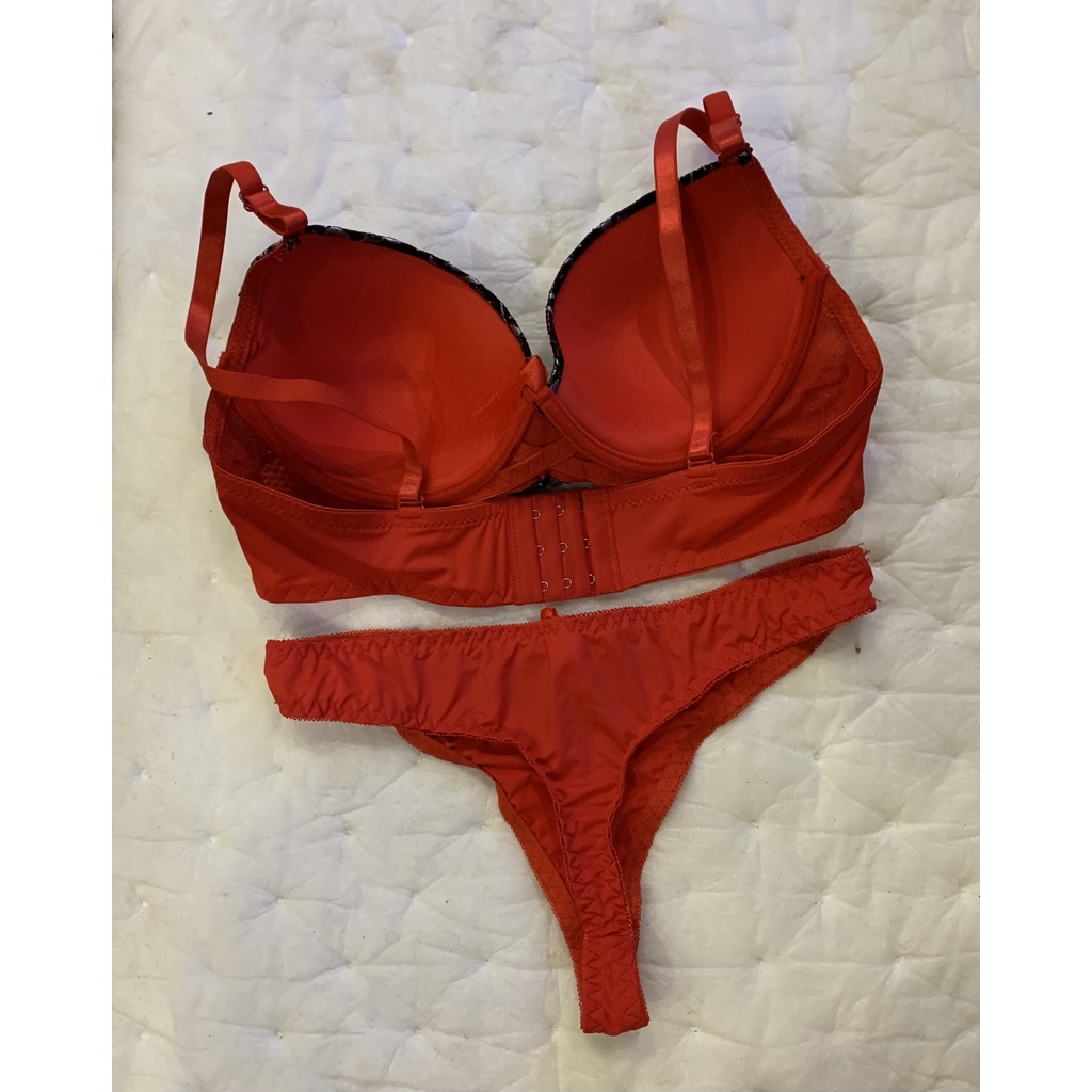 BỘ ÁO QUẦN LÓT NỮ THỜI TRANG CHẤT LƯỢNG CAO QUẢNG CHÂU MÀU ĐỎ, SIZE : 38//T90