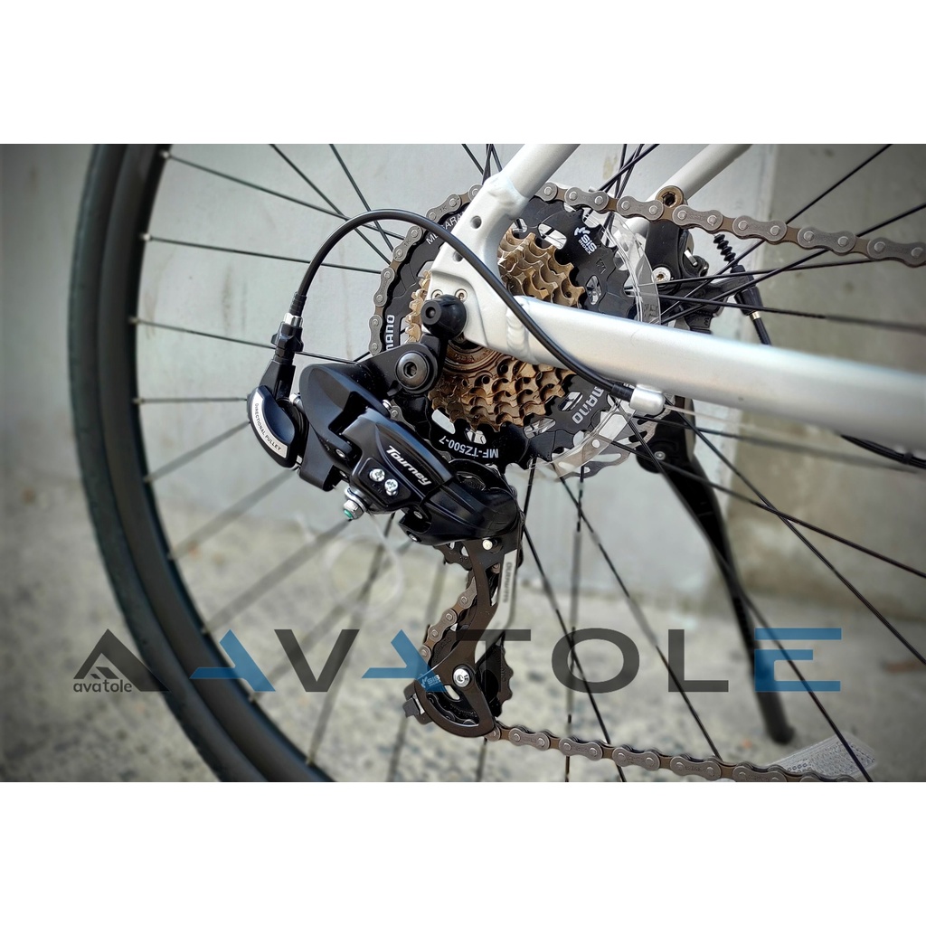 Xe đạp đường trường 2022 Giant Escape 2,  Khung sườn Giant 700C Aluxx, Bộ truyền động Shimano Tourney, Màu đen trắng