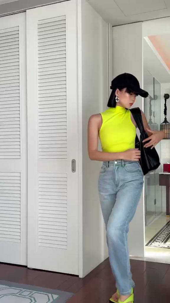 Áo ba lỗ cổ lọ croptop nữ trơn TOPTIFY sát nách thun bo gân co giãn form basic Trip Away Top AC221 | BigBuy360 - bigbuy360.vn