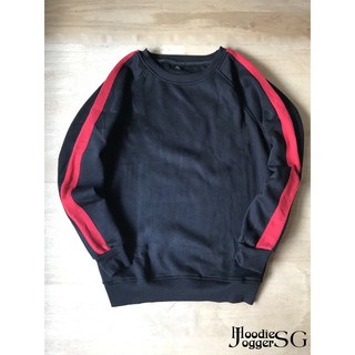 ÁO SWEATER ĐEN TRƠN TAY PHỐI SỌC ĐỎ