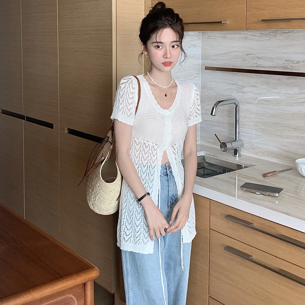 Áo Kiểu Cổ Chữ V Thời Trang Sành Điệu Dễ Phối Đồ Cho Nữ