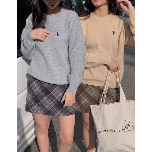 áo len trơn ngực thêu biểu tượng LEN 179 LOLLIE STUDIO