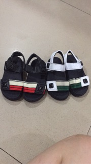 Sandal bé trai