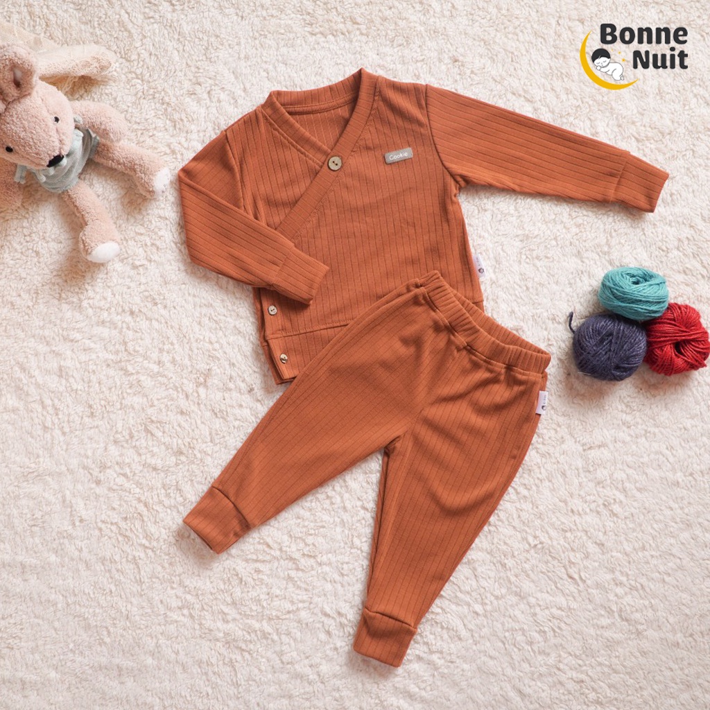 Bộ áo dài tay vạt chéo quần baggy bo gấu mùa thu đông cho bé