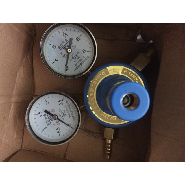 Đồng hồ oxy cụm to