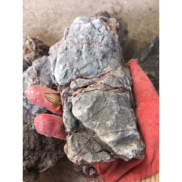 Đá frodo Đỏ Việt trang trí bể cá 1kg