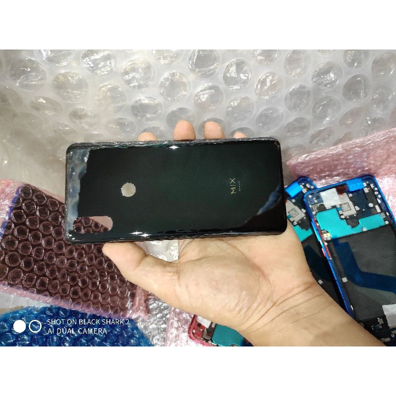 Lưng Mi Mix 3 bóc máy