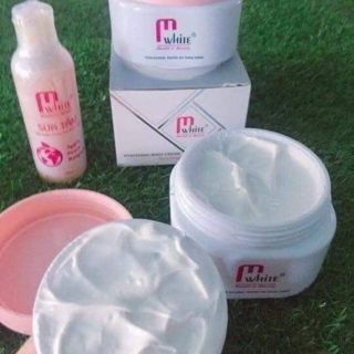 Kem body M'white hsd cuối năm 2024 nên sale