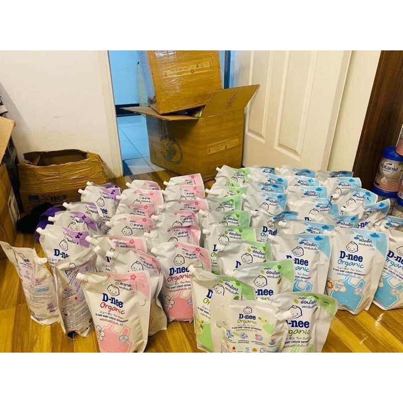 Nước giặt quần áo DNEE túi 1400ml THÁI LAN có QUAI XÁCH kèm VÒI RÓT cho bé