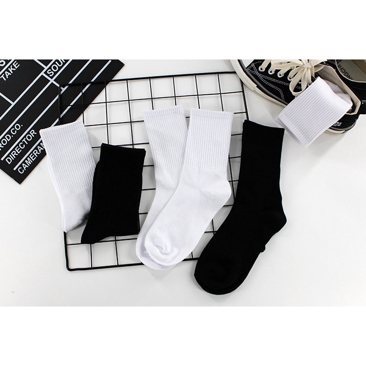 Vớ cotton Trắng Đen cao cổ Nam Nữ phong cách đơn giản, thể thao, năng động.