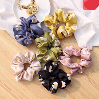 Buộc tóc srunchies nhiều kiểu