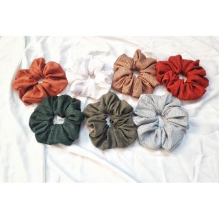 Cột tóc scrunchies linen