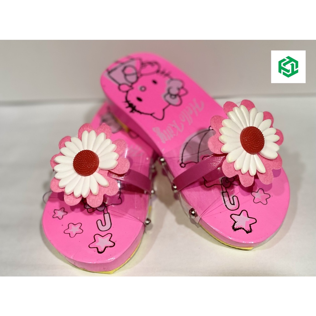 GUỐC GỖ màu HỒNG cho BÉ GÁI từ 18 tháng đến 7 tuổi giá 65.000đ - 70.000đ, quai giao đúng màu, họa tiết giao ngẫu nhiên