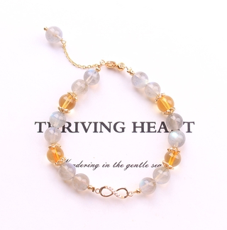 Vòng đeo tay kiểu dáng thời trang ấn tượng cho nữ