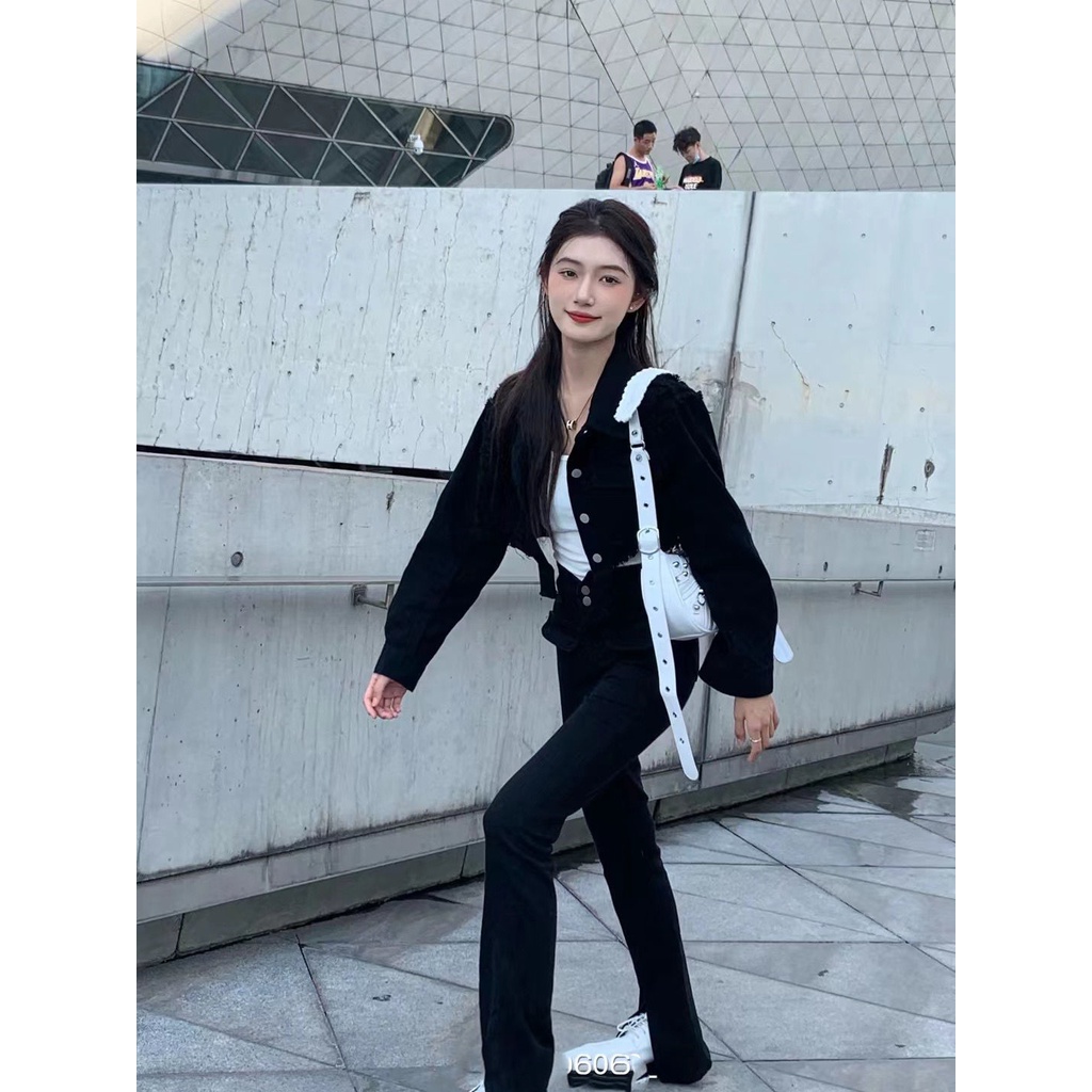 Áo Khoác Denim Ngắn Màu Trắng Phối Dây Xích Có Thể Tháo Rời Thời Trang Xuân Thu Cho Nữ