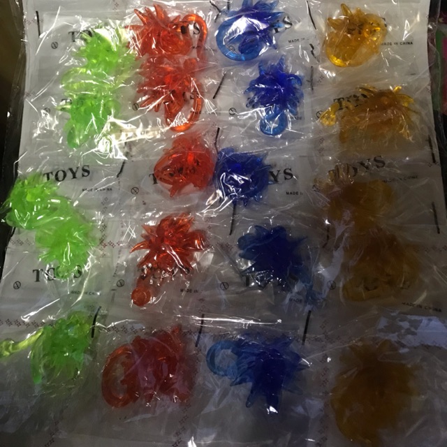 Đồ chơi dính tường