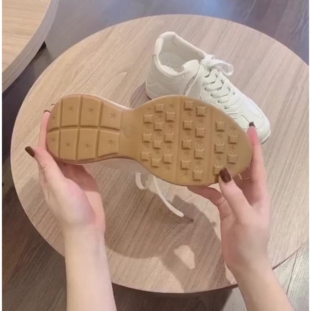 {Chọn tăng size - giày và sục) GIÀY THỂ THAO SNEAKER MÀU KEM ĐỘN ĐẾ CAO ĐẾ NÂU VÂN SAO