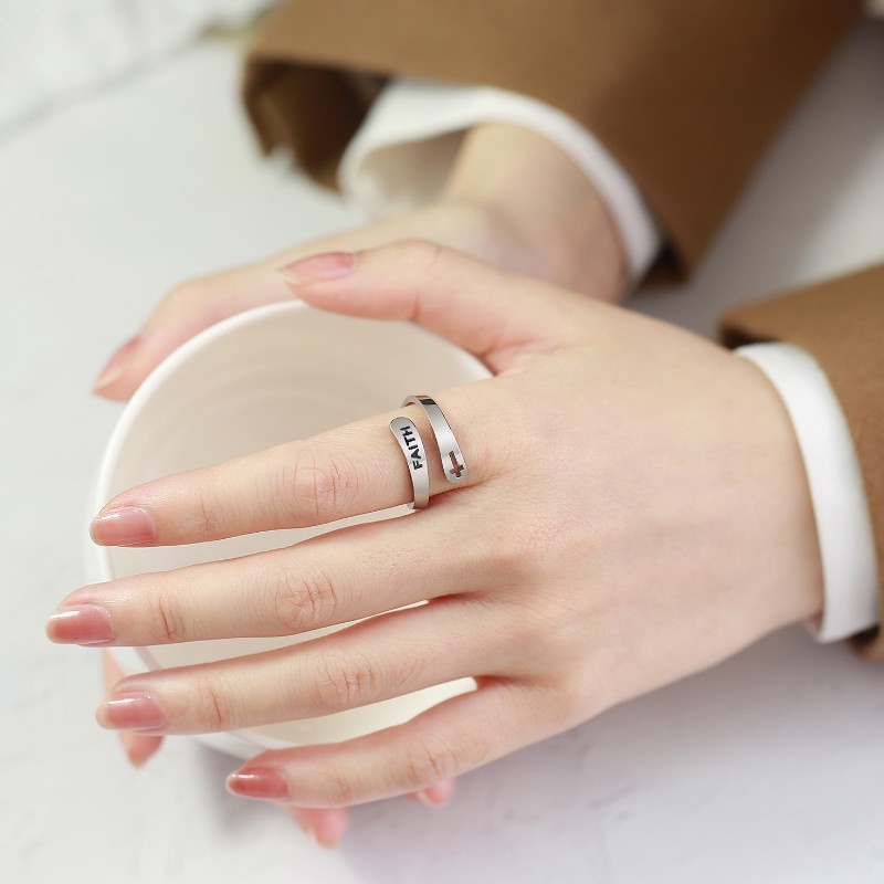 Nhẫn Nữ Cá Tính Khắc Chữ LOVE HOPE FAITH BLESSED Titan Ko Đen TT 4247