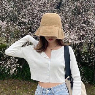 ÁO CROPTOP TAY DÀI YAN