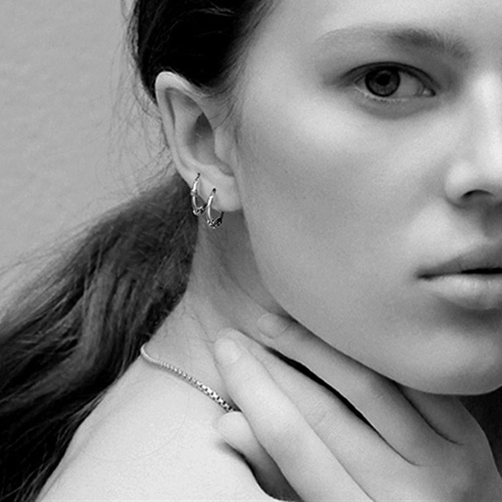 Bông Tai Tròn Bằng Thép Không Gỉ Phong Cách Punk Cổ Điển 2Lip