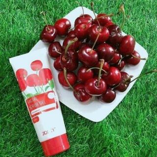 Tẩy tế bào chết cho da mặt