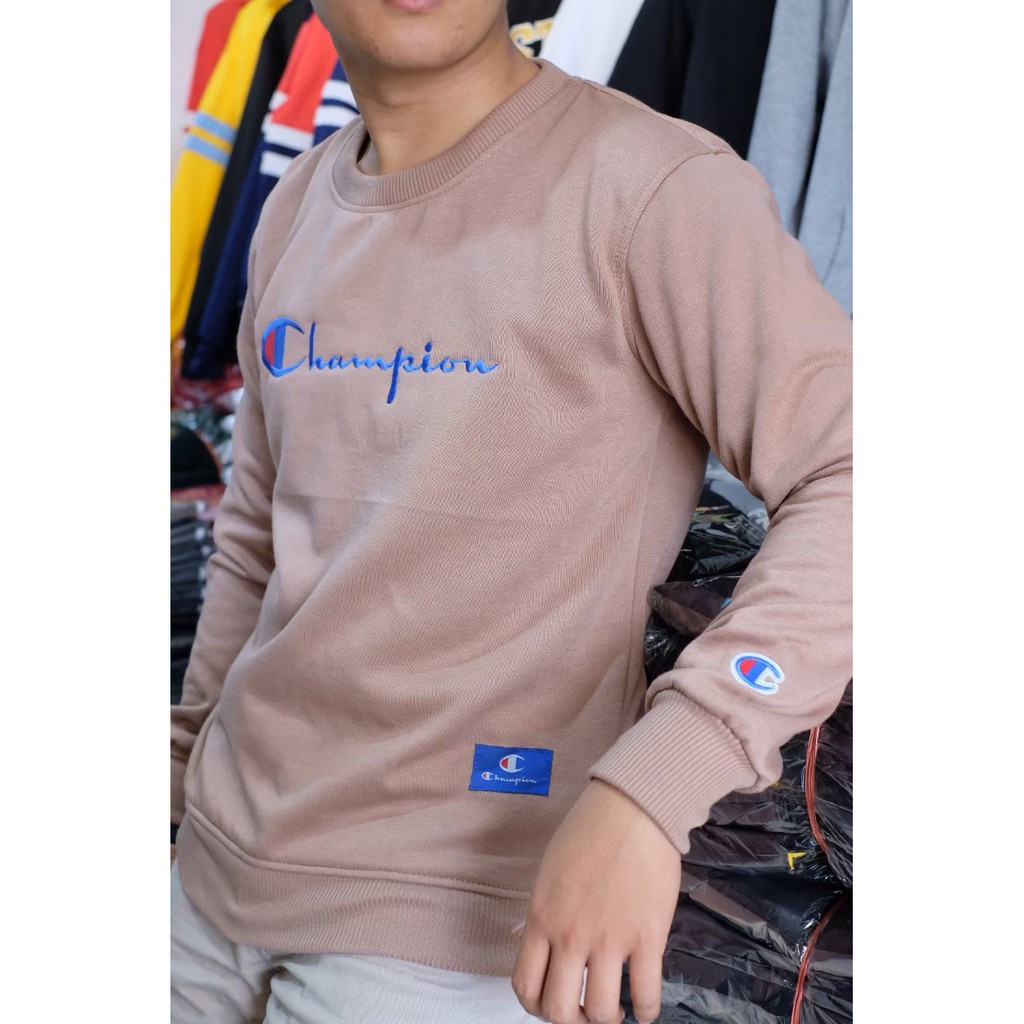 Mocca Áo Sweater Cổ Tròn In Chữ Champion Cá Tính