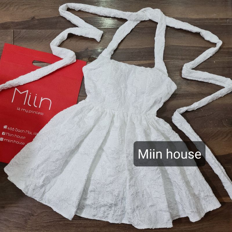 Váy xòe xốp buộc cổ yếm | BigBuy360 - bigbuy360.vn