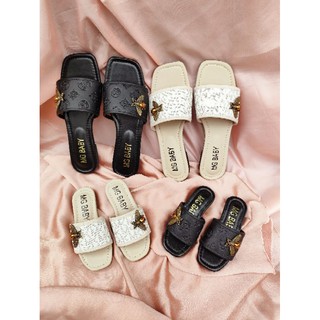 set mẹ và bé ong