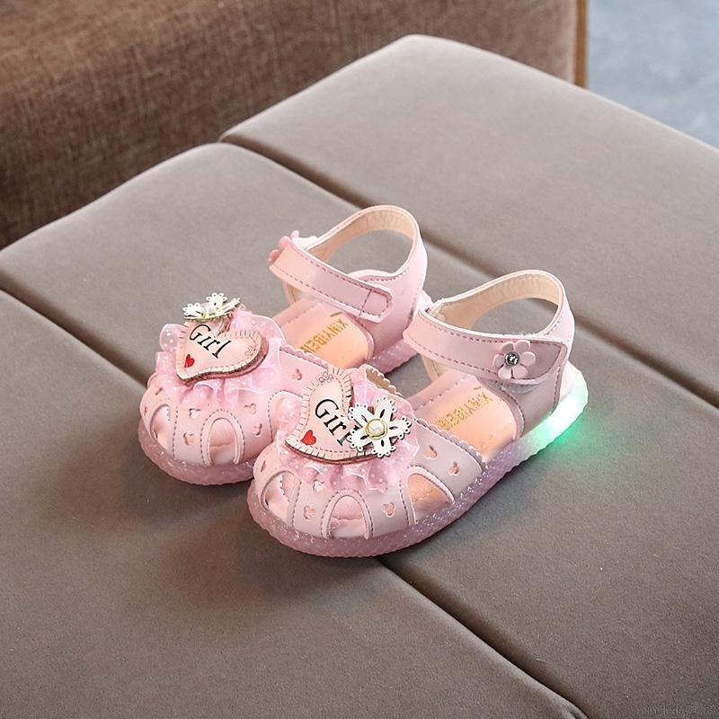 Giày Sandal Có Đèn Led Chống Trượt Cho Bé