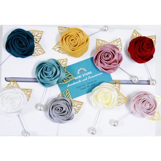 (Ảnh thật) Hoa cài áo handmade hoa hồng cuộn mix 2 lá kim loại (NO BOX)