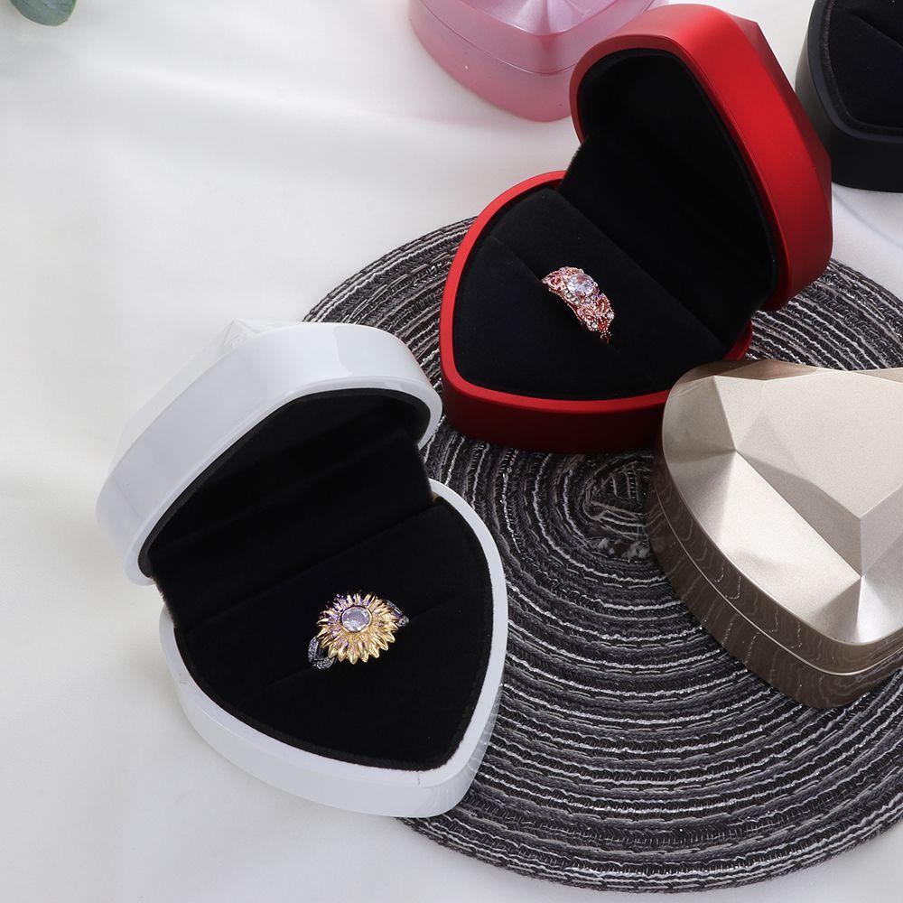 Hộp Đựng Nhẫn Cưới Hình Trái Tim Sang Trọng Không Cần Trưng Bày