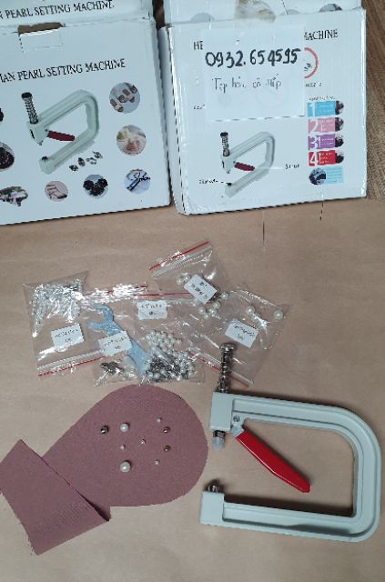 Kìm bấm hạt trai nhựa ( gồm 6 cữ khuôn)