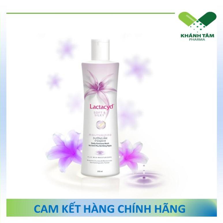 ! Dung dịch vệ sinh phụ nữ Lactacyd Soft & Silky