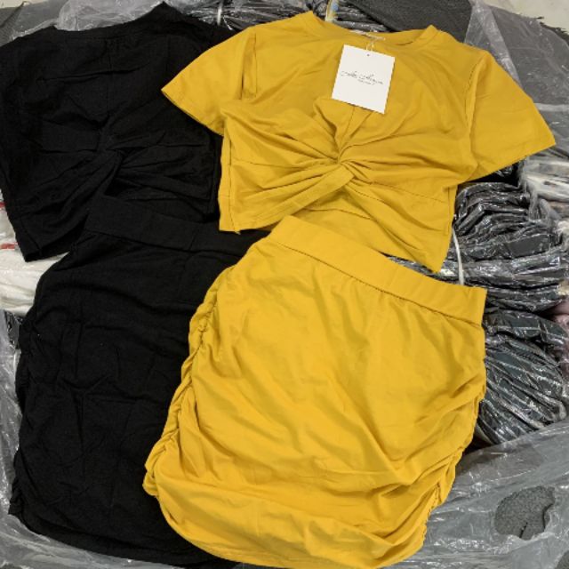 292k Sét chân váy kèm áo xoắn eo