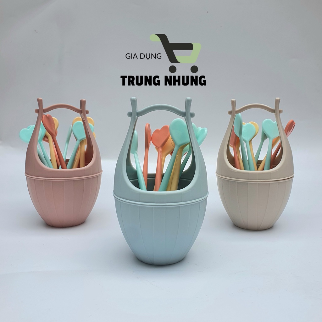 Dĩa ăn hoa quả, dĩa nhựa hàng Việt Nam (gồm hộp và 10 chiếc dĩa)