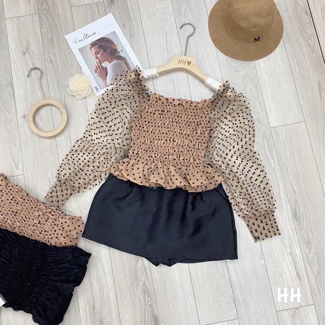 Áo trễ vai chấm bi lưới