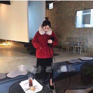 Áo dạ đỏ cổ lông
