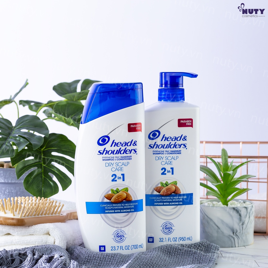 Dầu Gội Và Xả Head & Shoulders 2 in 1 Dry Scalp Care Dandruff Shampoo + Conditioner của Mỹ 700ml