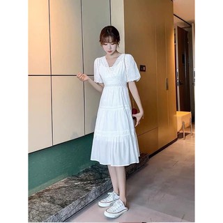 Đầm trắng tầng cổ V