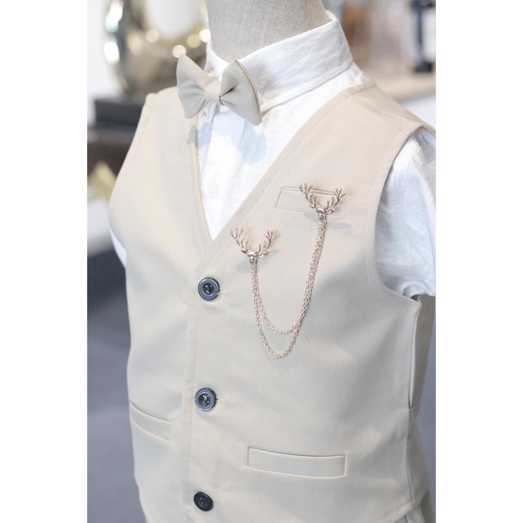 Set gile vàng kem kết hợp sơ mi trắng ngắn tay cho bé trai