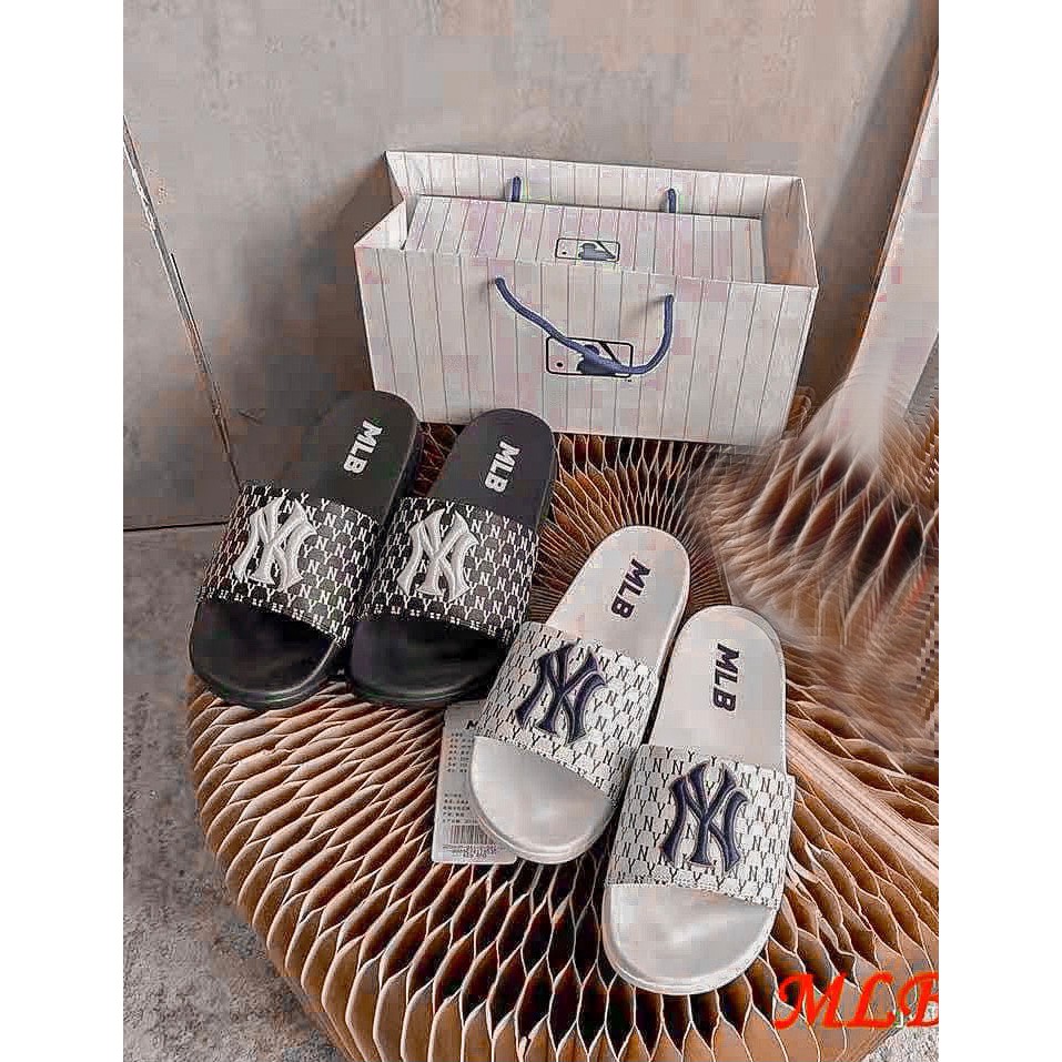 (HÀNG XUẤT XỊN) Dép M/L/B mickey ss2021 Made in KOR/E/A  Full tem tag 2 màu đen, trắng, 2 size nam &amp; nữ