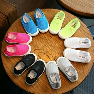 Giầy lưới trẻ em