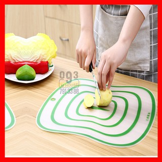 Thớt nhựa đa năng chống trơn trượt 30x23 cm
